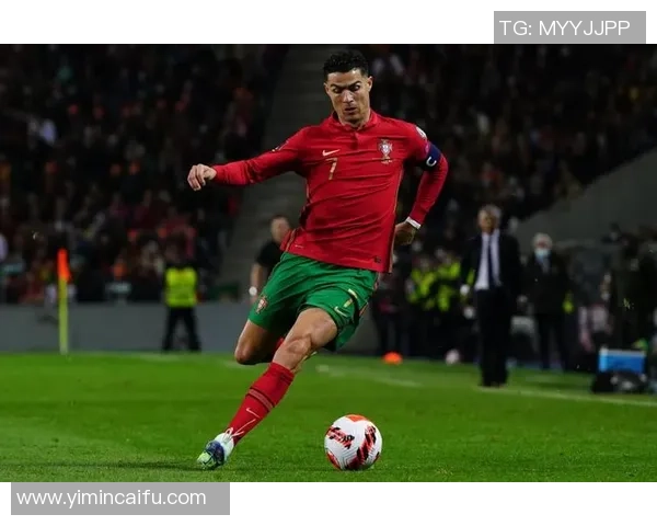 足球巨星C罗的情感历程揭秘与绯闻盘点 足球巨星C罗的情感历程揭秘与绯闻盘点